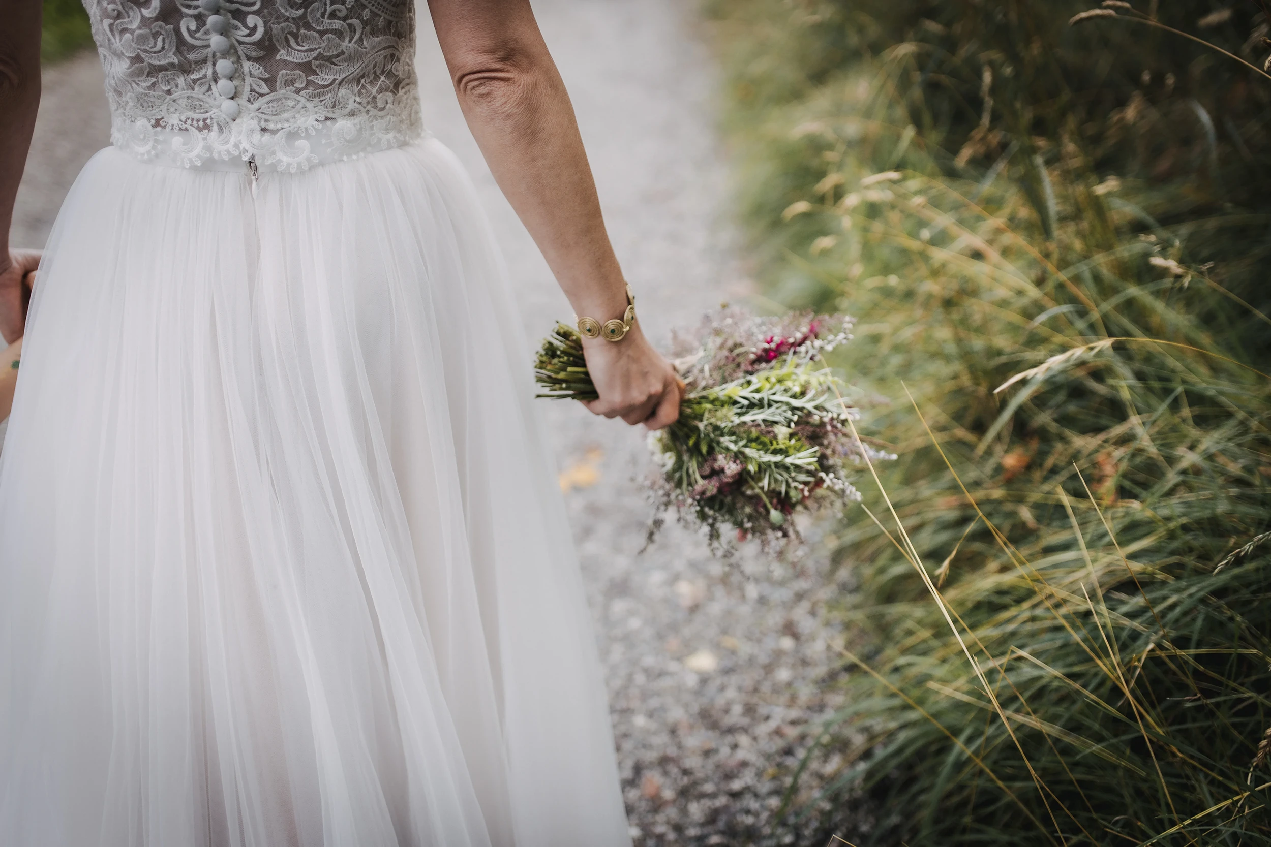 Braut mit Brautstrauß bei einer Hochzeit in Südtirol