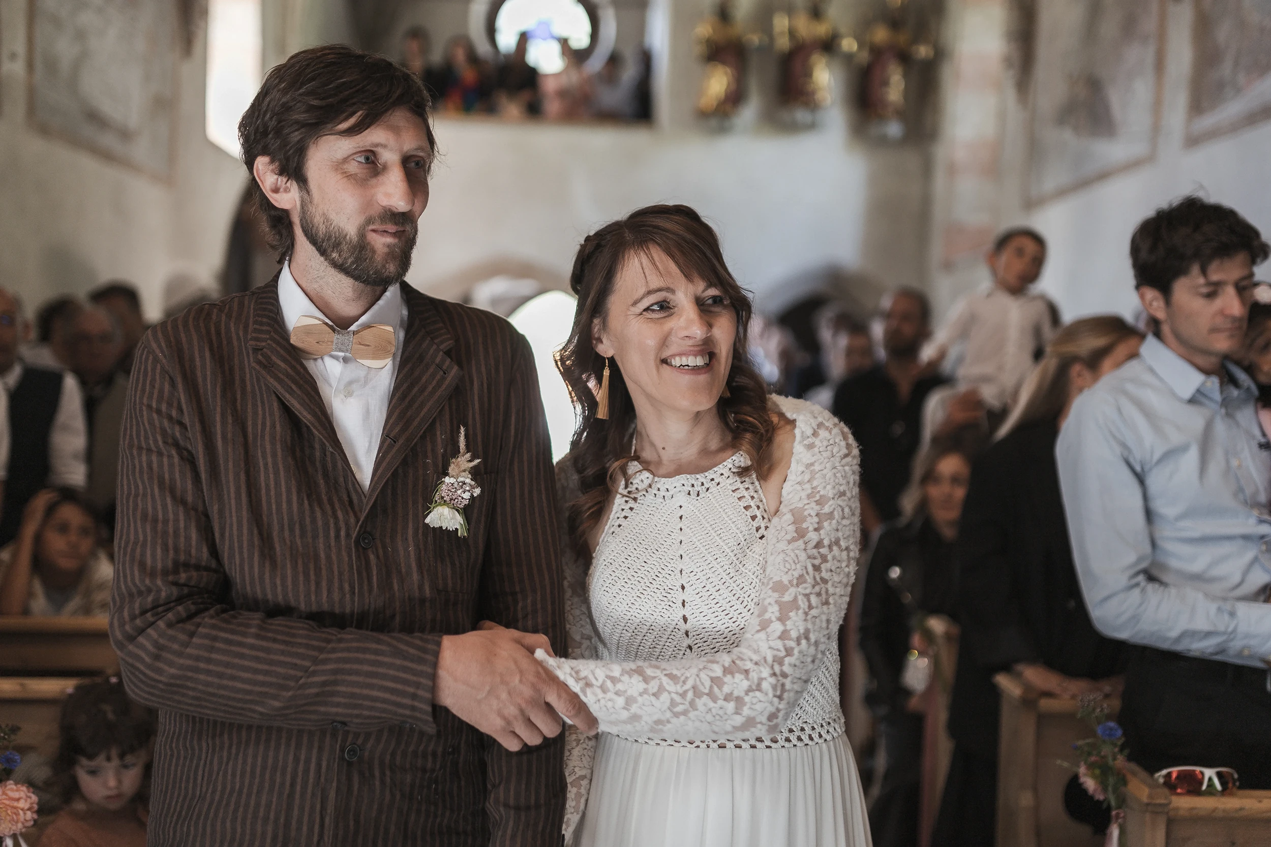 Hochzeitspaar in einer Kirche in Südtirol